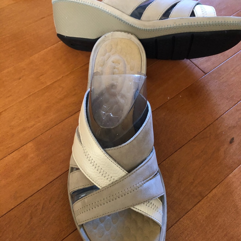 🆕Clarks Privo Gray Leather Sandals 7.5